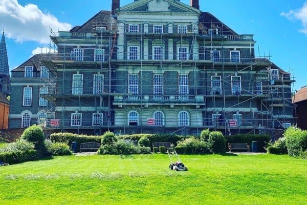 Henrietta Barnett School - image 3